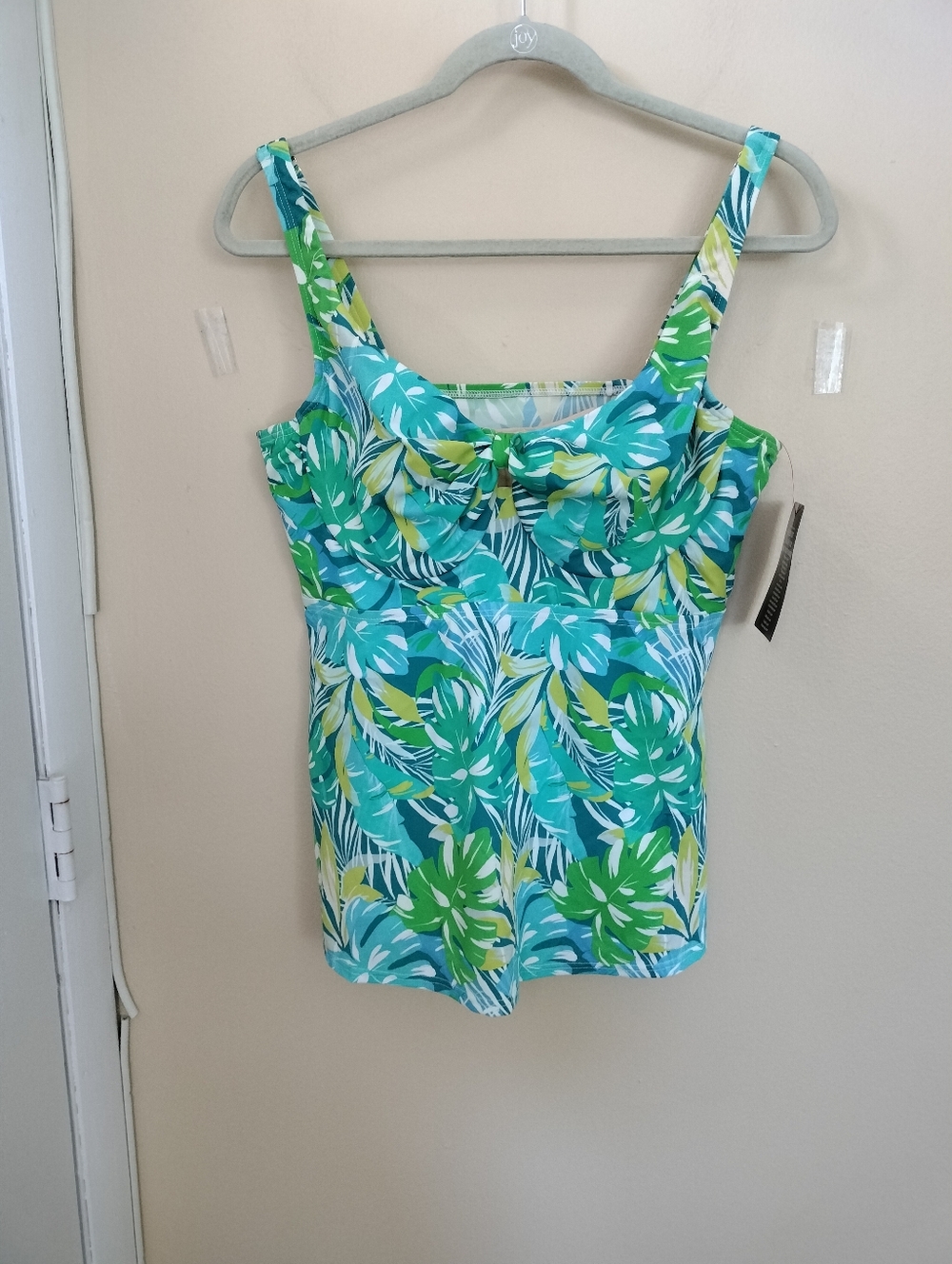 Swimsuits For All NWT Tropical Aloha Leaves Knot Front Tankini Top 14 Beach Pool